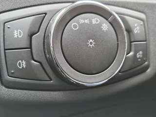 Ford Mondeo Wagon 1.5 Titanium NAVI TEL CC PDC SYNC KEYLESS / 19