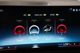 BMW 4 Serie Gran Coupé M440i xDrive High Executive  ACC Opendak Wide Screen Head-up H&K Trekhaak Carbon Laser Light Portimao Blue! / 21