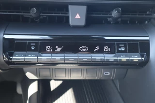 Toyota C-HR 1.8 HYBRID 140 DYNAMIC NL-AUTO 1E-EIG CAMERA PARK-SENSOREN KEYLESS BSM LED APPLE/ANDROID 18'' LM-VELGEN / 32