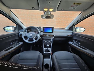 Dacia Sandero Stepway 1.0 TCe Comfort | 1e Eigenaar | Navigatie | Parkeersensoren | Cruise Control | Airco | Stuurbediening | Bluetooth / 10