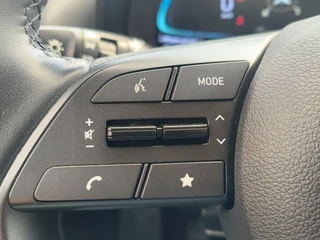 Hyundai Bayon 1.0 T-GDI Comfort Smart  Rijklaar + Fabrieksgarantie “Sinds 1970 | 5.000+ reviews | Score 9,5 | Service zoals ’t hoort” Henk Jongen Auto's in Helmond,  al 50 jaar service zoals 't hoort! / 14