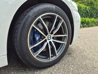 BMW 5-serie Touring 530e M Sport LED CarPlay Elek. Stoelen 100% dealer onderhouden 530e Business Edition Plus / 43