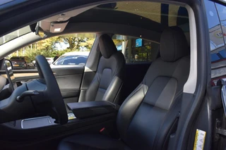 Tesla Model Y Long Range AWD 75 kWh AMD Ryzen | Trekhaak | Leer | Panorama | 12 mnd BOVAG garantie | Whatsapp 06-53188999 / 2