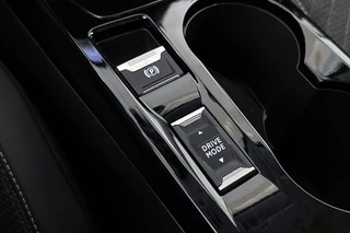 Peugeot 208 1.2 Hybrid 110 e-DCS6 Allure Achteruitrijcamera Apple CarPlay Navigatie / 33