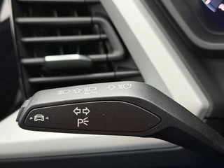 Audi Q4 e-tron 35 Launch edition 55 kWh SOH 90,6% | Elektrische Trekhaak | 110KW Snellaadvermogen | Full-Led | Carplay&Android / 14