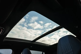 Lynk & Co 01 1.5 Plug-in Hybrid 262 Pk Zwarte hemel | Panoramadak | 75 km Elektrisch | 360 Camera | NL Auto | 20 inch. LMV | 1e Eigenaar / 9