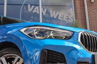 BMW X1 xDrive25e High Executive M sport | 1e eigenaar | Dealer onderhouden | Panoramadak | Apple Carplay | Camera | LED adaptief | Head-up | Stoelverwarming | Cruise control / 48