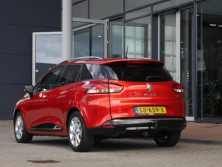 Renault Clio Estate 0.9 TCe Limited 90pk | Navigatie | Trekhaak | Airco | Cruise Control | Parkeerhulp achter | Extra getint glas | Lichtmetalen velgen / 7