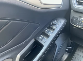 Ford Focus Wagon 1.0 EcoBoost Hybrid 155 pk Titanium AUT. | 1e eigenaar | dealer onderh. | navigatie | cruise control | BTW auto / 22