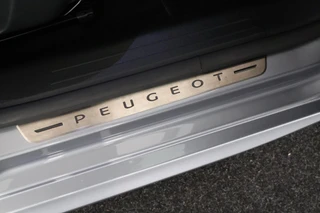 Peugeot e-208 EV GT 136pk 50 kWh SOH 91% Camera Navigatie Virtual Cockpit / 34