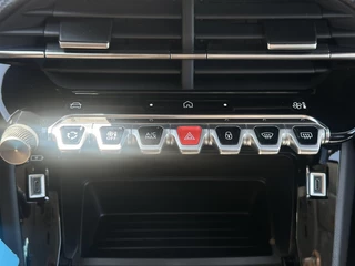 Peugeot 208 1.2 Hybrid 110 e-DCS6 Allure | Climate Control | Navigatie | Full LED | DAB | Parkeercamera/-sensoren | Apple Carplay/Android Auto | Dode hoekdetectie | Lichtmetalen velgen | / 20