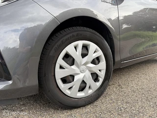 Toyota Yaris 1.5 Hybrid Dynamic / Invalide Auto / Cam / Navi / 29