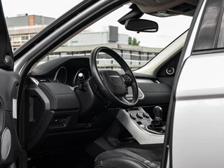 Land Rover Range Rover Evoque 2.2 TD4 4WD 150 PK Pure | Trekhaak | Leder/Alcantara |  Cruise control | Parkeersensoren | 17" / 11
