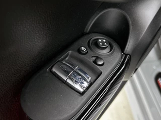 Mini Mini 2.0 John Cooper Works | Camera | Stoelverw. | Navi | Cruise Control | Harman/Kardon / 30