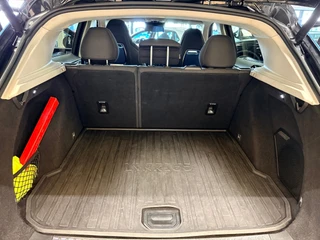 Lynk & Co 01 1.5 / pano / navi / camera / Infinity / memory / elec klep / Apple carplay / 23