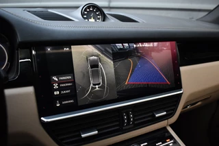 Porsche Cayenne 3.0 E-Hybrid Sport Chrono  | Pano | Trekhaak | 360 Camera | Bose | Stuurverwarming | Luchtvering | Orig. NL | / 12