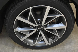 KIA Niro 1.6 GDi Hybrid 141pk DCT6 DynamicPlusLine / 32