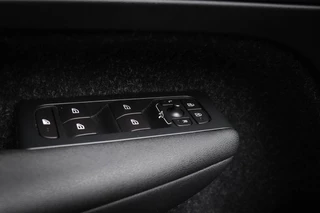 Volvo XC40 2.0 T4 | PANORAMADAK | BLIS | DAB | APPLE | ON CALL | 20" / 29