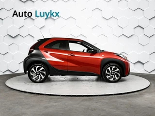 Toyota Aygo X 1.0 VVT-i S-CVT Pulse Plus Automaat | Keyless Entry | Parkeersensoren voor + achter | 17'' L.M. Velgen / 10