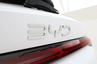 BYD SEAL U 1.5 T DM-i AWD Design  4 wheel drive! trekgewicht 1300kg! / 12