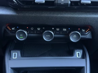 Citroen C4 1.2 Hybrid 145pk Collection | Comfort Seats | Voorruit-/Stoelverwarming | Navigatie | Climate Control | Apple Carplay/Android Auto | Cruise Control | Full LED | DAB | / 18