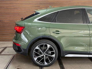 Audi Q5 Sportback 50 TFSI e S-line edition | Luchtvering | District Green | Ambient | Matrix-LED / OLED | Business-Pack | CarPlay / 21