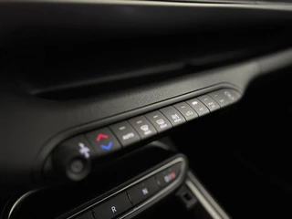 Jeep Avenger 1.2 e-Hybrid Summit | Apple/Android | Panoramadak | Cruise Control / 28