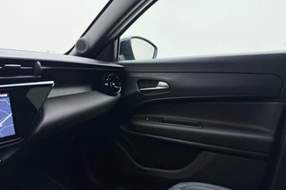 Alfa Romeo Junior 1.2 Turbo 145pk Hybrid Automaat Ibrida Speciale | Navigatie | Adapt. Cruise control | Climate control | Elektrische achterklep | Keyless | LED Matrix koplampen | 18" Lichtmetalen velgen / 31