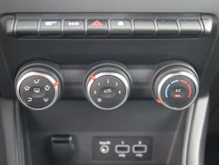 Renault Captur 1.0 TCe 90 Zen | Trekhaak | Apple Carplay | All-seasonbanden / 19