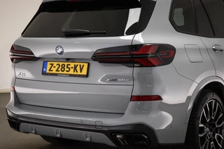 BMW X5 xDrive50e M-Sport | PANORAMADAK | HEAD UP | HOUTAFWERKING | ACHTERBANKVERWARMING | TREKHAAK | 360 CAMERA | 21" / 34