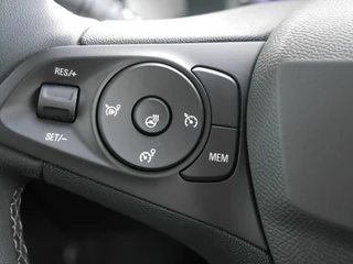 Opel Corsa Electric Long Range GS 51 kWh | 1 Fase | Stuur en Stoelverwarming | Camera achter | Parkeersensoren v+a | Carplay | Lichtmetalen velgen / 16