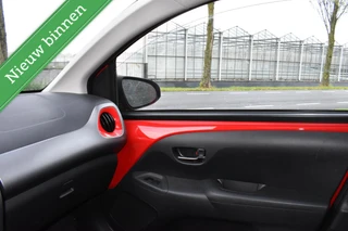 Toyota Aygo 1.0 VVT-i x-play NAVI/CAMERA/CRUISE C./ETC.! / 29