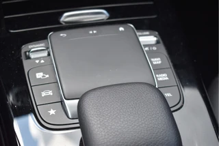 Mercedes-Benz A-Klasse 200 4MATIC 164 pk Premium  | Open dak | Camera | Carplay | DAB | Vrtual cockpit | Stoelverwarming | Full LED / 24