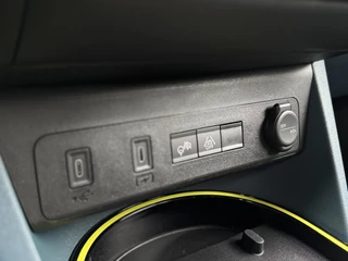 Fiat Grande Panda 1.2 Hybrid La Prima | Apple-Android | Navigatie | Parkeercamera / 27