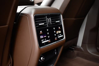 Porsche Cayenne Coupé 3.0 E-Hybrid Platinum Edition SportDesign  | Panorama | Bose | Trekhaak elektr. | Stoelventilatie | 21'' Wielen | / 27