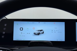 Omoda 5 EV Premium 61 kWh | Camera's rondom | Schuif/kantel dak | LED verlichting | Lederen bekleding | Stoelverwarming/ventilatie | Sfeerverlichting | Drive assist / 36