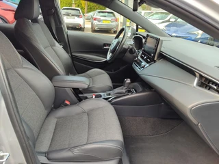 Toyota Corolla Touring Sports 1.8 Hybrid DYNAMIC STOELVERW KEYLESS 17'' LM-VELGEN CLIMA AD-CRUISE APPLE/ANDROID PRIVACY GLASS NL-AUTO CAMERA / 10