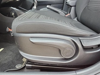 KIA Stonic 1.0 100pk DynamicPlusLine I Navi I Clima I PDC voor + achter / 18