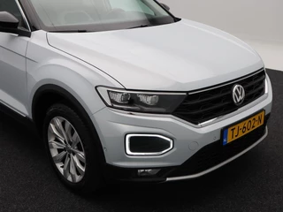 Volkswagen T-Roc 1.5 TSi Sport 150 Pk | Trekhaak | Adaptive Cruise | Camera | CarPlay | Panorama dak | 17 Inch | 159.197 Km !! / 13