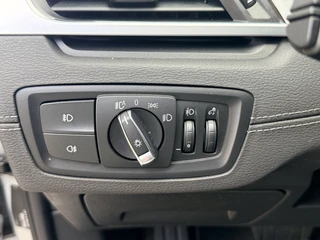 BMW X1 xDrive20i High Executive  | Afn. trekhaak | Pano | LED | Leder | Sportstoelen | Apple/Android | Stoelverwarming / 27