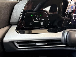 Volkswagen Golf Variant TSI 110pk Life Business Achteruitrijcamera | Navi / 25