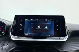 Peugeot e-2008 EV Allure 50 kWh | 100% SOH! l Apple Carplay/Android Auto l Bluetooth l DAB l Cruise Control l Climate Control l Navigatie l Lichtmetalen Velgen l PDC Achter / 24