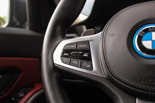 BMW 3-serie Touring 330e High Executive | 1e eigenaar | BTW auto | M-sport stuur | HiFi audio | Sportstoelen | Cruise control adaptief | Grootlichtassistent | Active Guard Plus / 22
