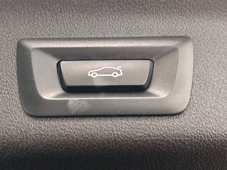 BMW X1 XDrive30e PHEV Widescreen Carplay Navigatie Camera Cruise Climate / 37