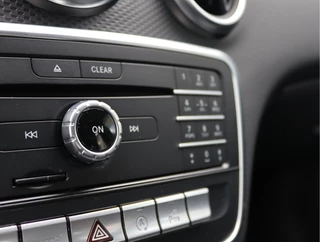 Mercedes-Benz A-Class 180 Ambition  | Trekhaak | Navigatie | LED | Org. NL / 45