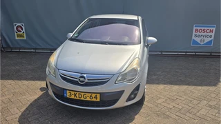 Opel Corsa 1.4-16V Cosmo / 4