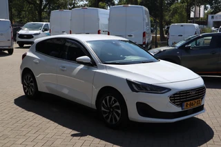 Ford Focus 125PK HYBRID TITANIUM FACELIFT! AD-CRUISE WINTERPACK BLIND-SPOT CLIMA P-SENSOREN KEYLESS ANDROID/APPLE / 8