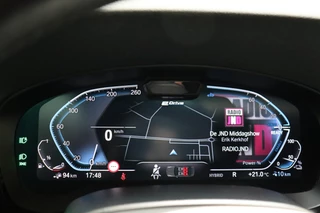BMW 5 Serie Touring 530e High Executive M Sport Pakket Automaat  / Live Cockpit Professional / SOH 87% / Panoramadak / Trekhaak / Driving Assistant Professional / Comfortstoelen / Laserlight / Head-Up Display / Adaptief Onderstel / DAB / Parking Assistant / Hifi / 42