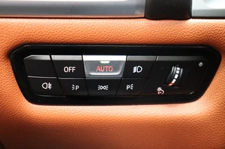 BMW 8 Serie M850i xDrive High Executive M Sport Pakket Automaat  / Live Cockpit Professional / Individual Leder Merino / Driving Assistant / Carbon Exterieur / Active Steering / Laserlight / M Sportremsysteem / Active Cruise Control met Stop en Go-functie / M Sportdifferentieel / Shadow Line / Achteruitrijcamera / Harman Kardon / 42