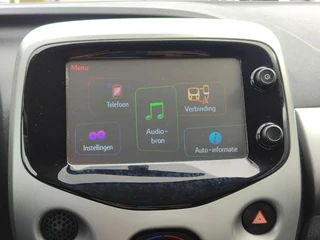 Toyota Aygo 1.0 VVT-i X-WAVE CABRIO / 24